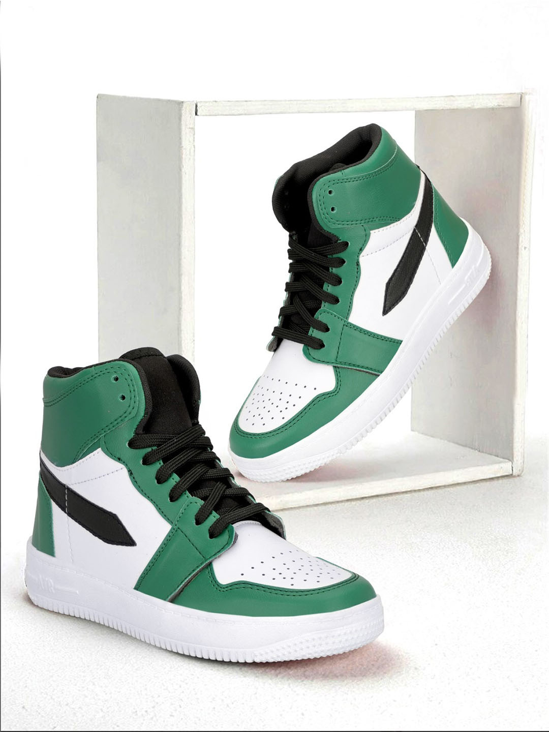 

SHOZANIA Women Colourblocked Lightweight Leather Contrast Sole High-Top Lace-Ups Sneakers, Grey