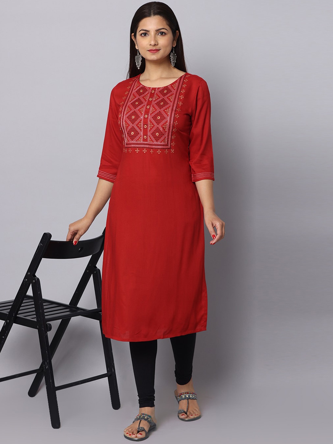 

Alena Geometric Yoke Design Thread Work Liva Straight Kurta, Maroon