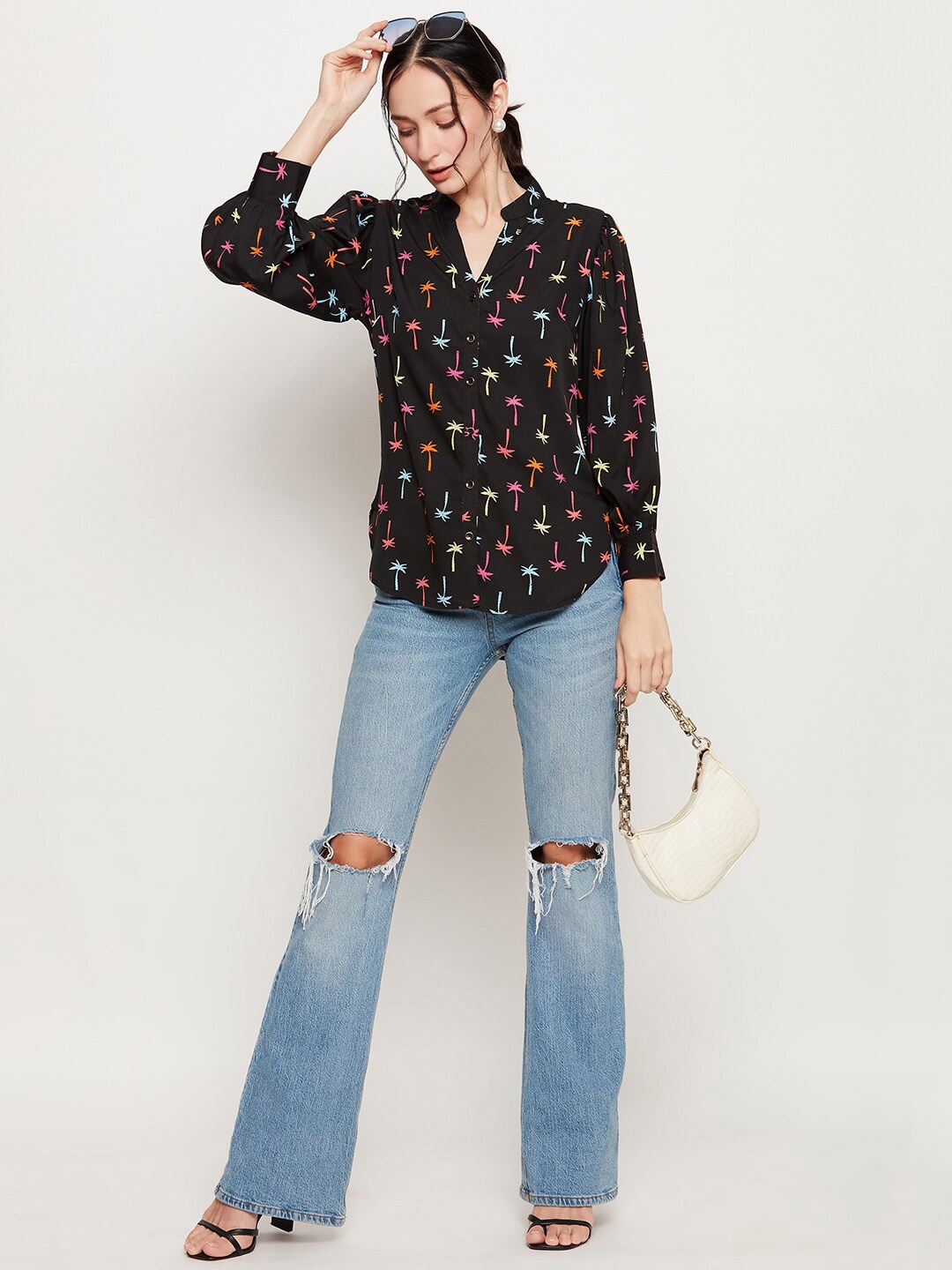 

Ruhaans Classic Floral Printed Opaque Casual Shirt, Black