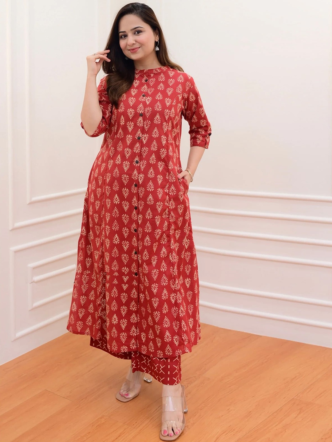 

Arayna Printed Pure Cotton Kurta Set, Red