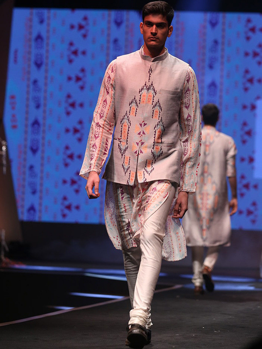 

PS MEN BY PAYAL SINGHAL Ethnic Motifs Printed Kurta With Churidar & Nehru Jacket, Off white