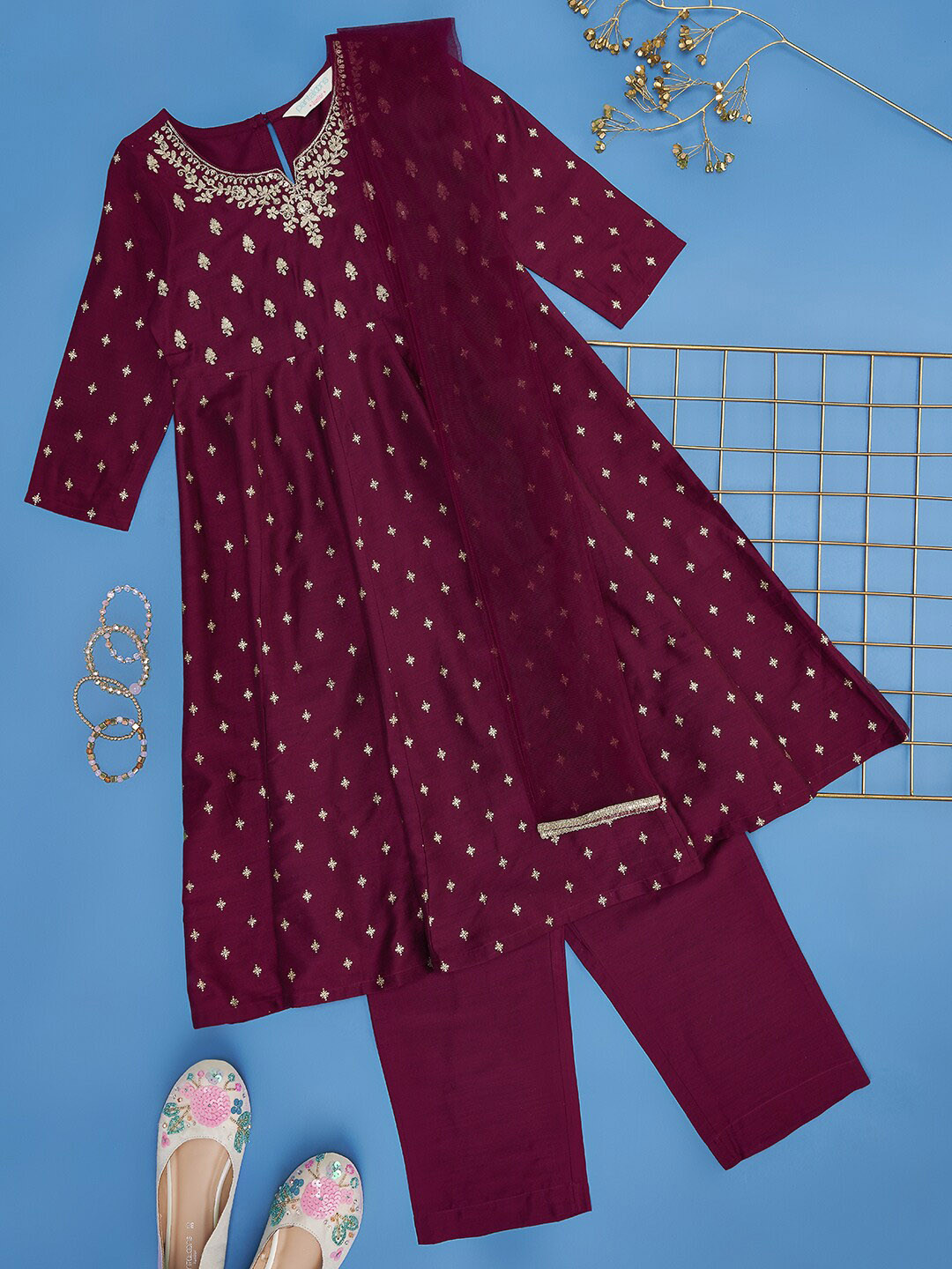 

AKKRITI BY PANTALOONS Girls Ethnic Motifs Embroidered Kurta with Trousers & Dupatta, Maroon