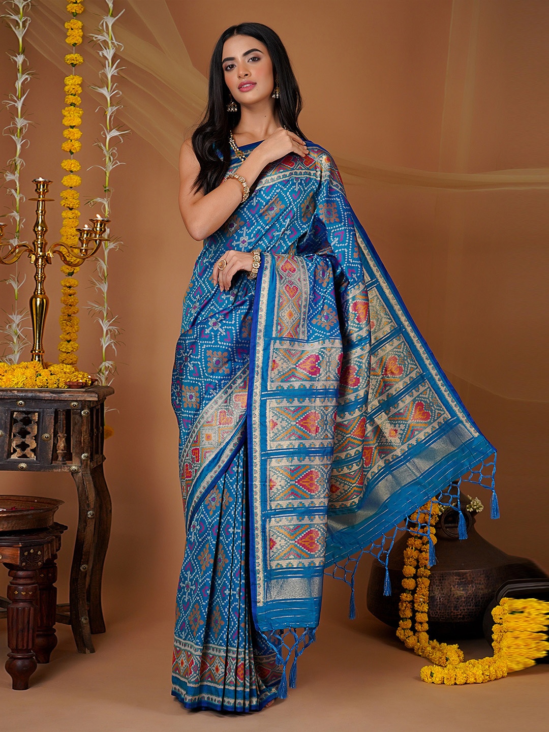 

saree.com Ethnic Motifs Printed Patola Saree, Blue