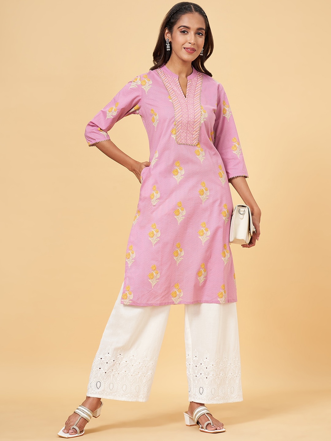 

RANGMANCH BY PANTALOONS Floral Printed Gotta Patti Mandarin Collar Straight Kurta, Lavender