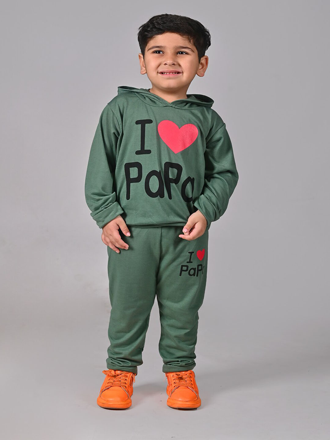 

BAESD Boys Typography Printed Pure Cotton T-shirt With Trousers, Green