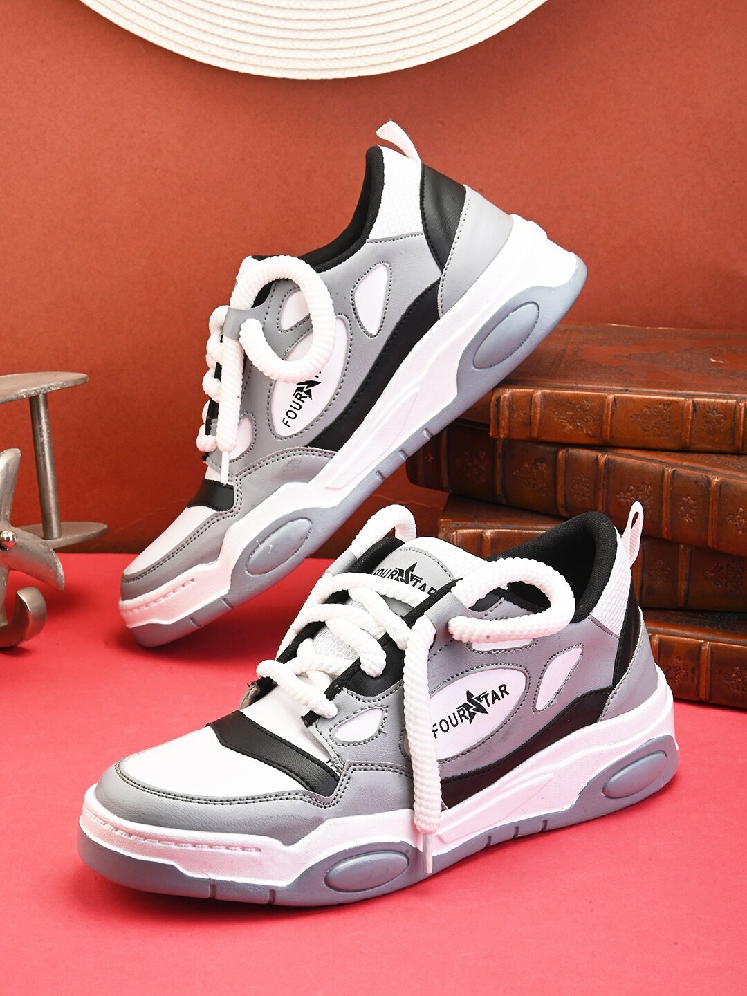 

FOUR STAR TRUCK SALES Men Colourblocked Walking Shoes, White
