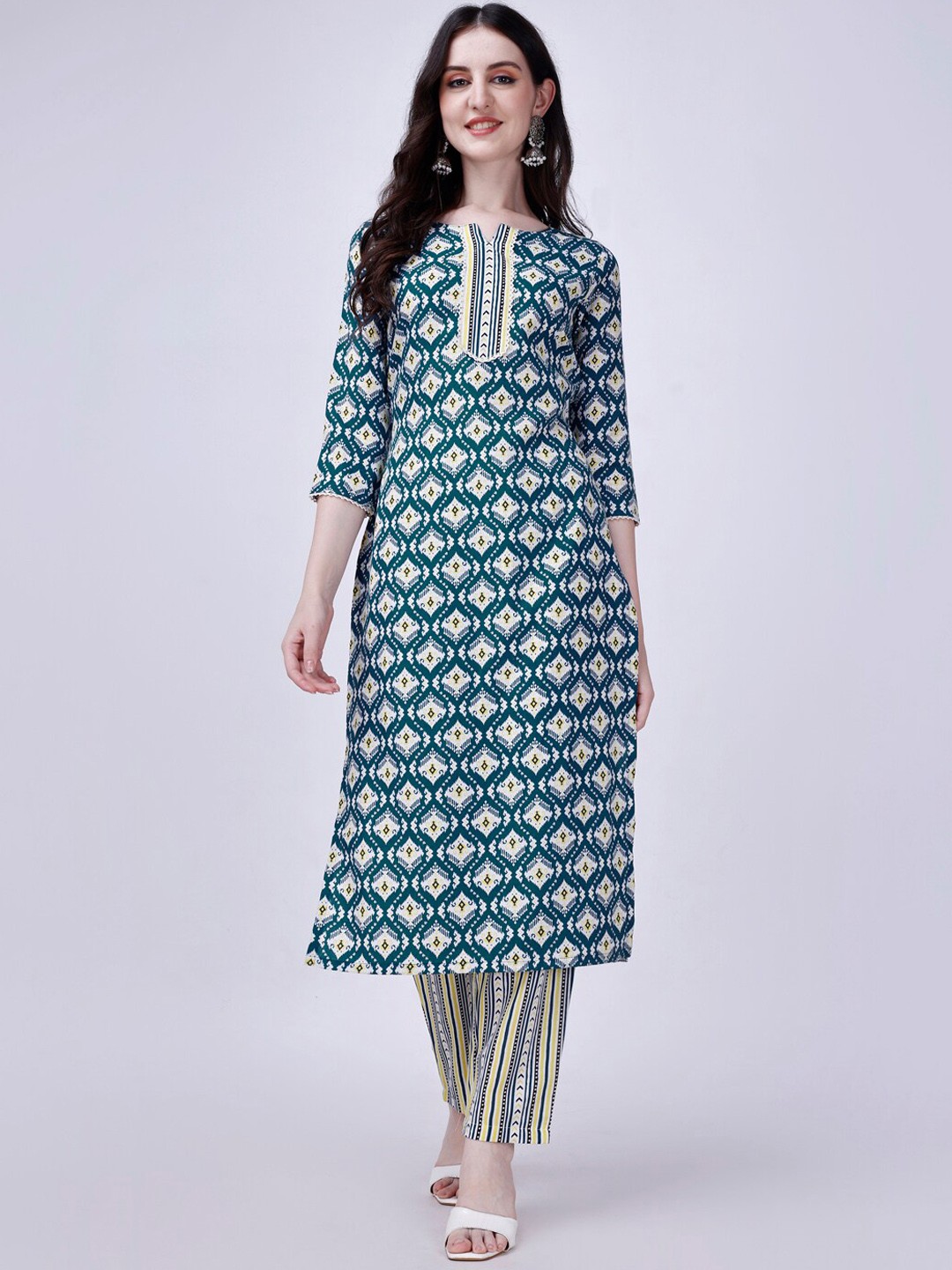 

FAB GALAXY Ethnic Motif Printed Straight Kurta with Trousers, Blue