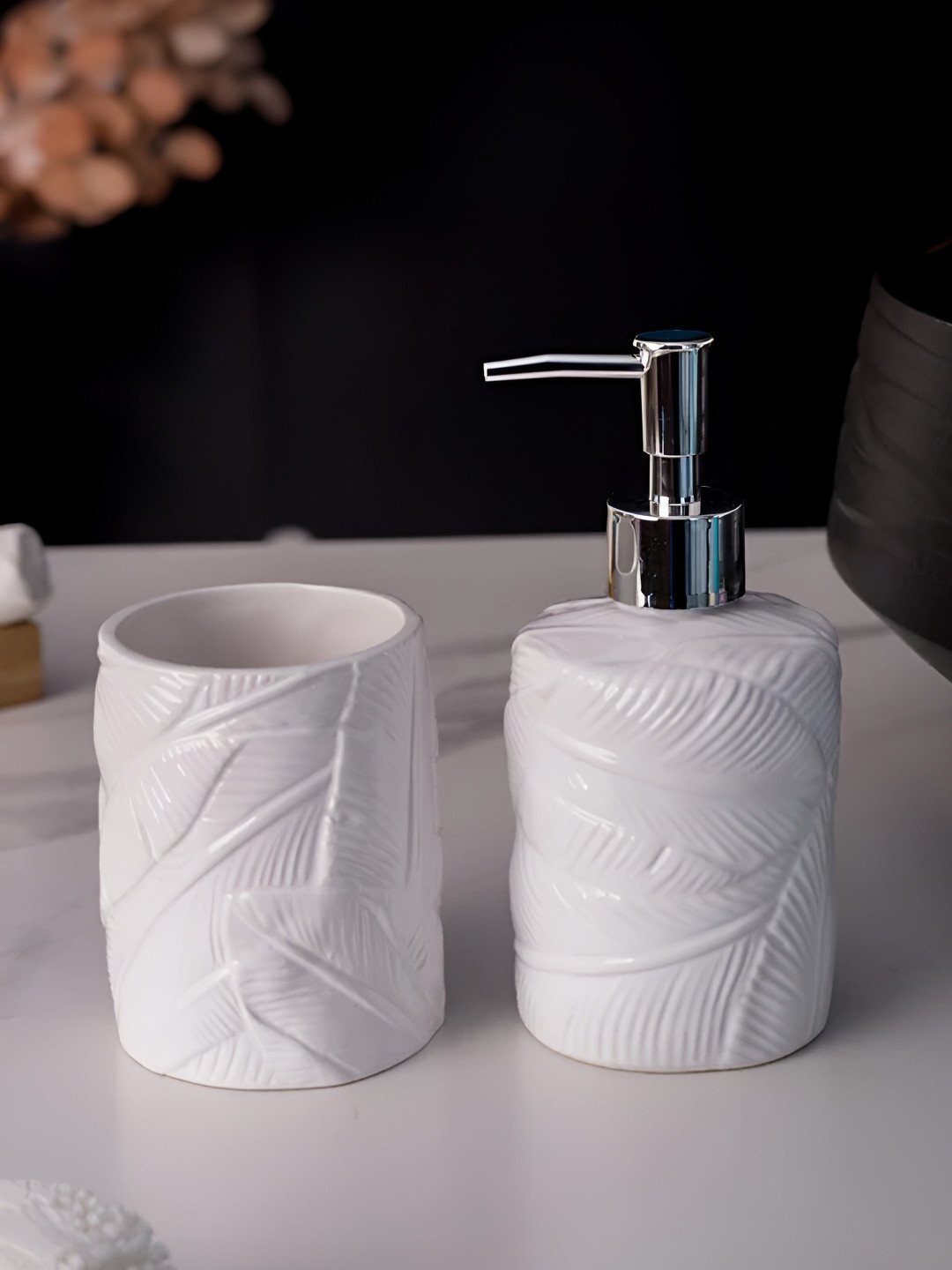 

THEDECORKART 2 Pc White Ceramic Bath Accessories Set