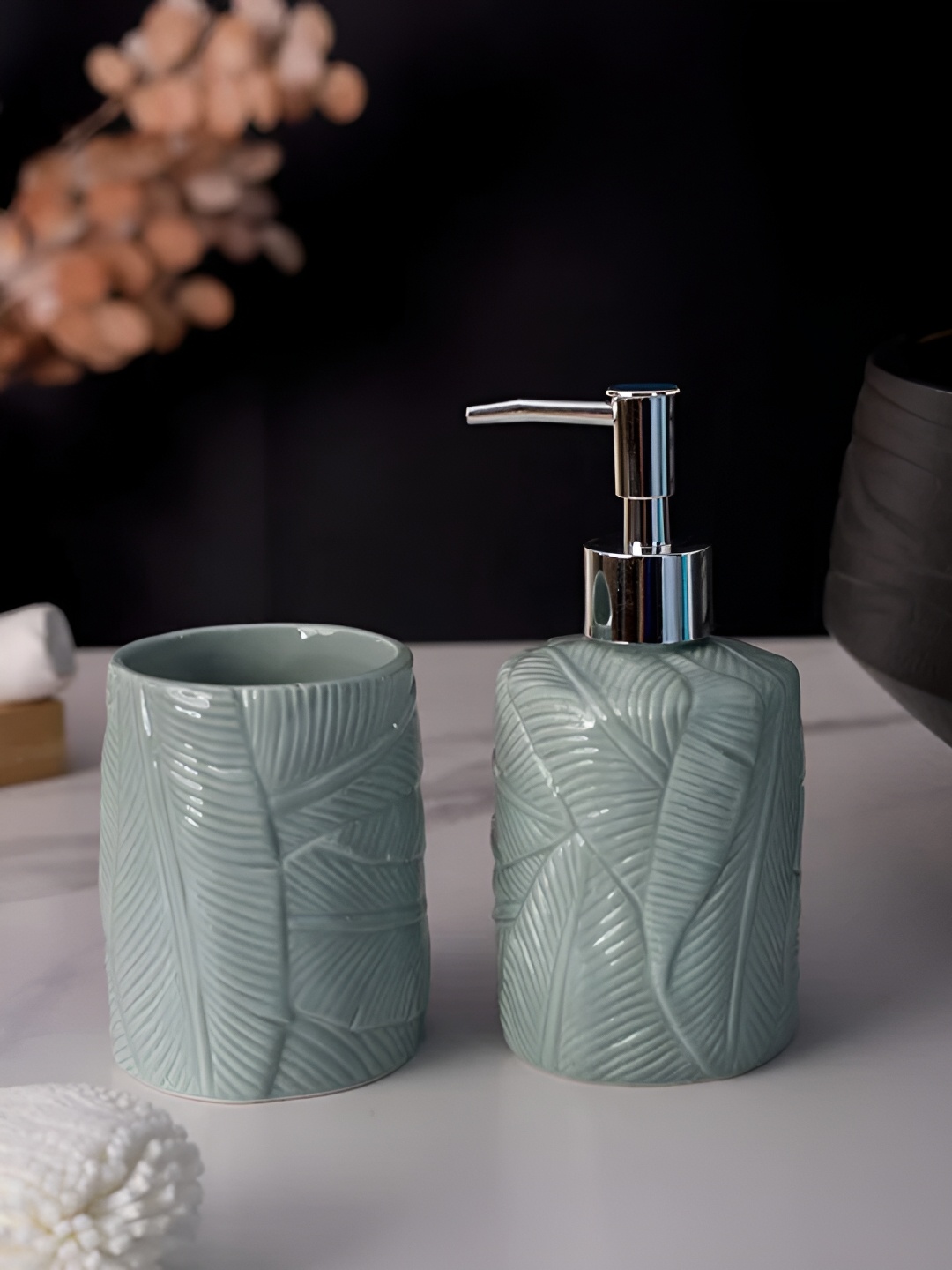 

THEDECORKART 2 piece Green & Silver-Toned Bath Accessories