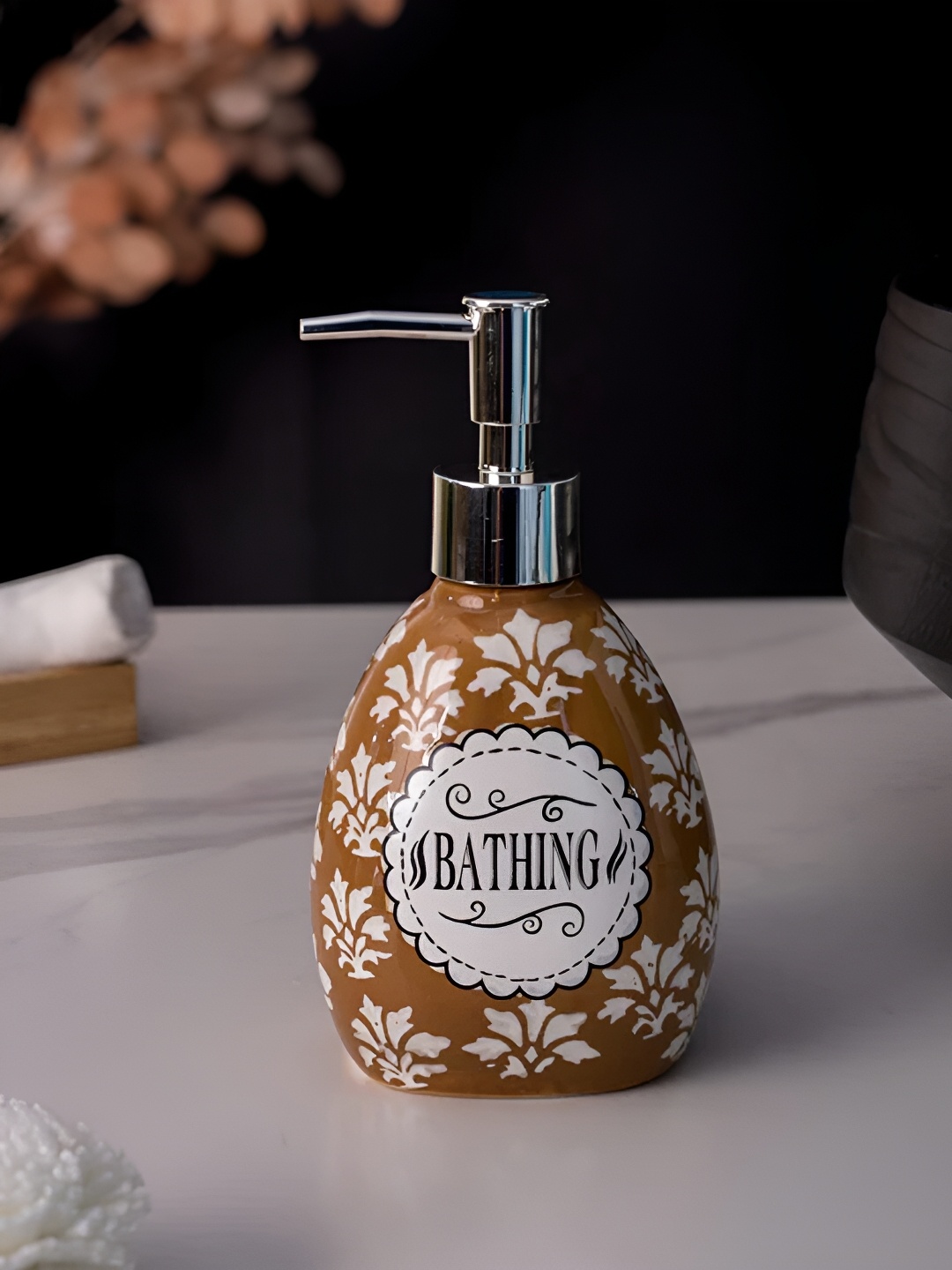

THEDECORKART Brown & Silver-Toned Printed Bath Accessories