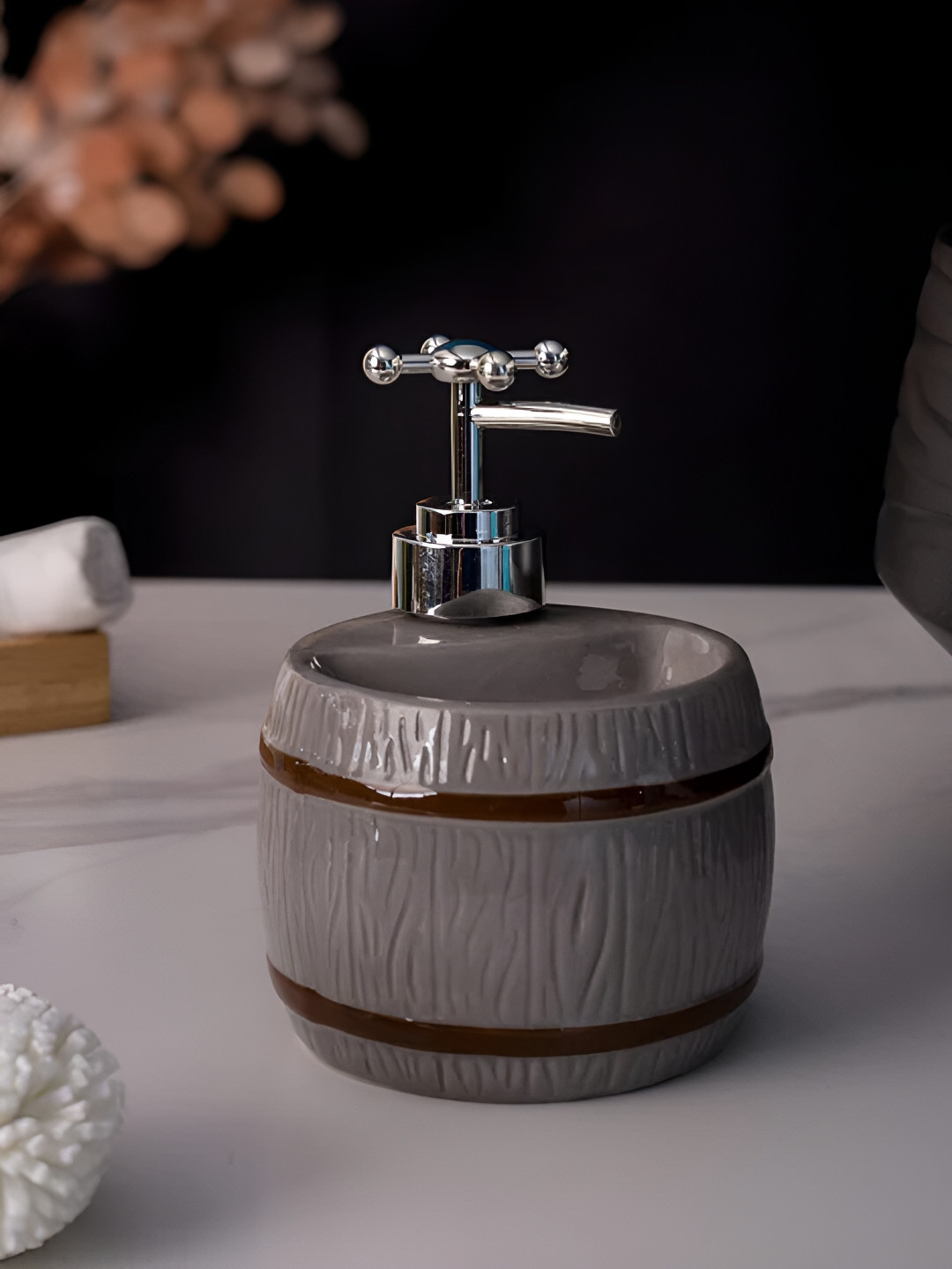 

THEDECORKART Grey & Silver-Toned Textured Bath Accessories