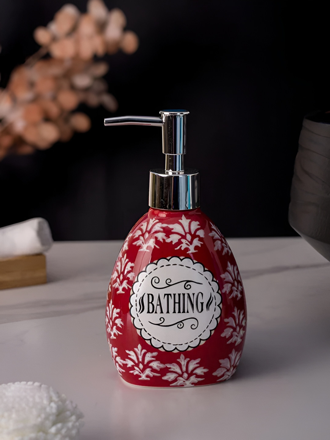 

THEDECORKART Red & Silver-Toned Printed Bath Accessories