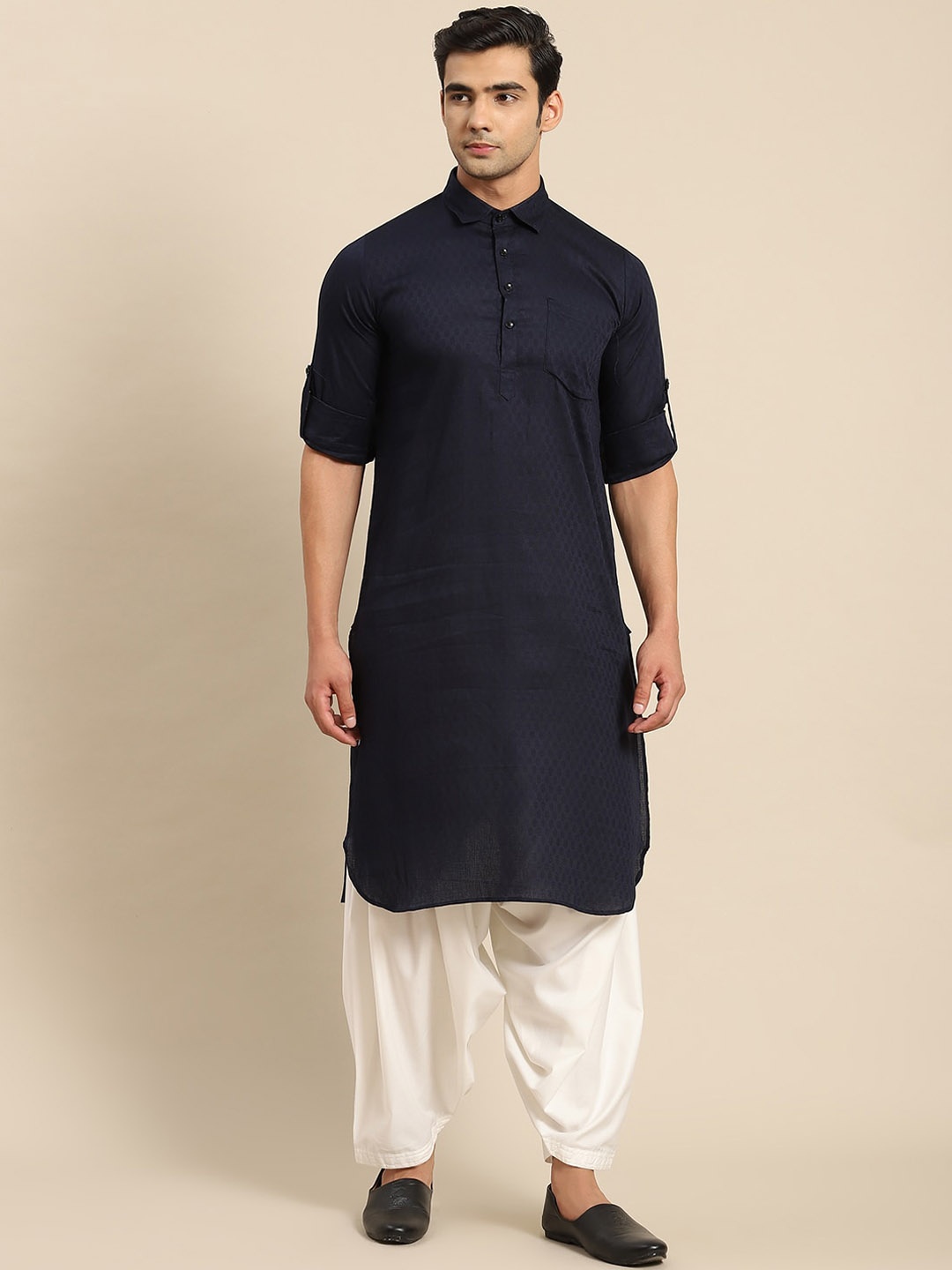 

RAJUBHAI HARGOVINDAS Geometric Woven Design Roll-Up Sleeves Pure Cotton Kurta With Salwar, Navy blue