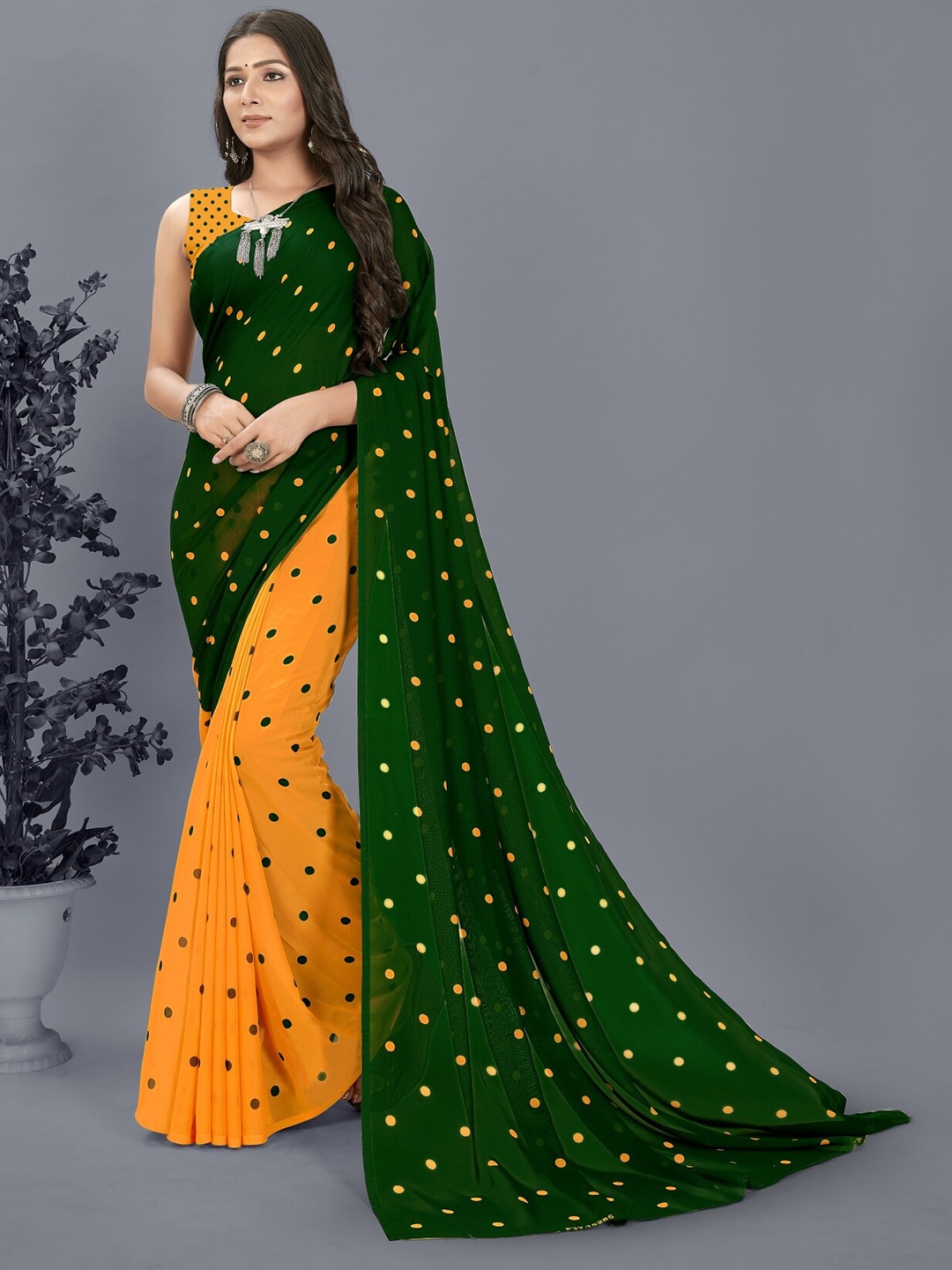 

ANAND SAREES Polka Dot Printed Saree, Green