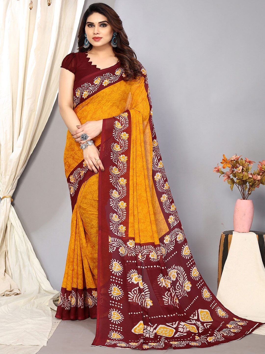 

ANAND SAREES Batik Printed Saree, Yellow