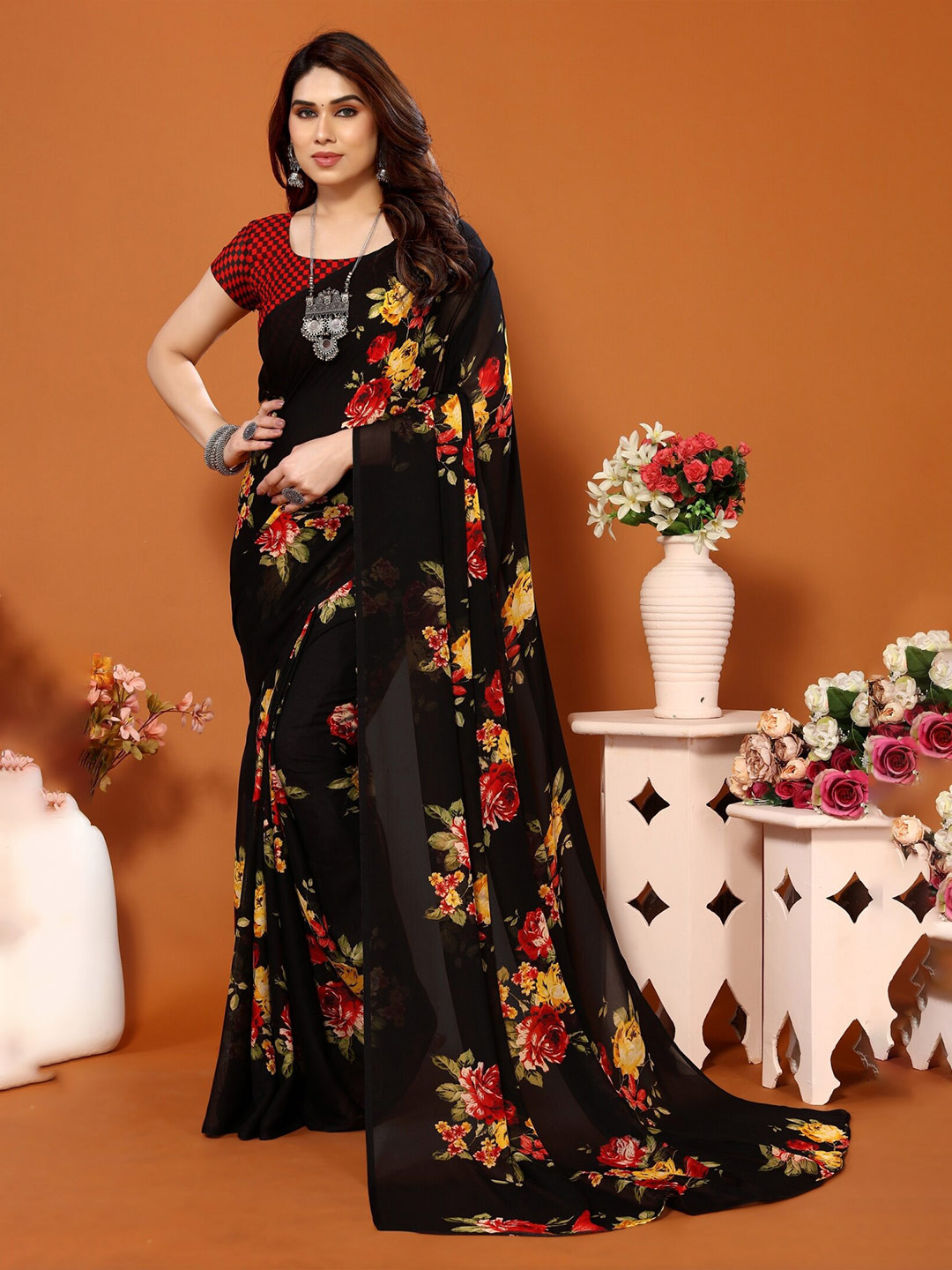 

ANAND SAREES Floral Printed Saree, Black