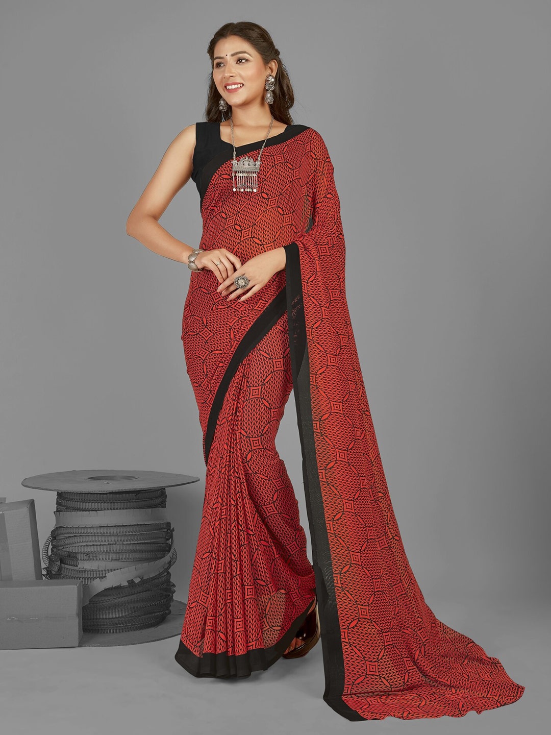 

ANAND SAREES Geometric Printed Saree, Red