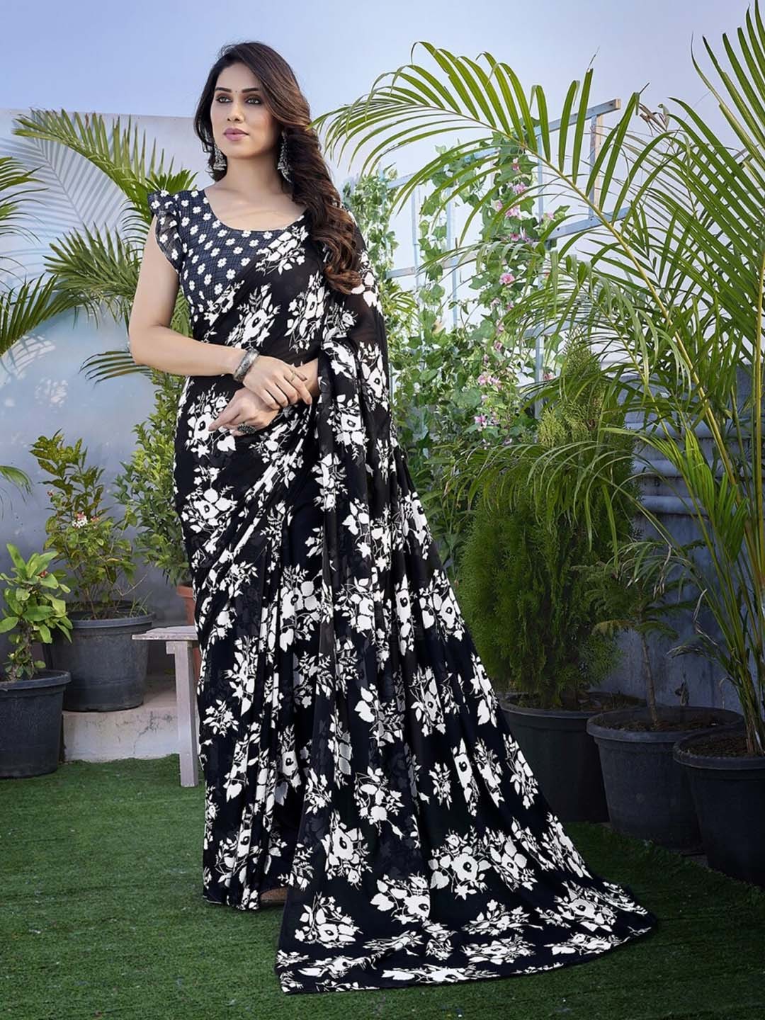 

ANAND SAREES Floral Printed Saree, Black