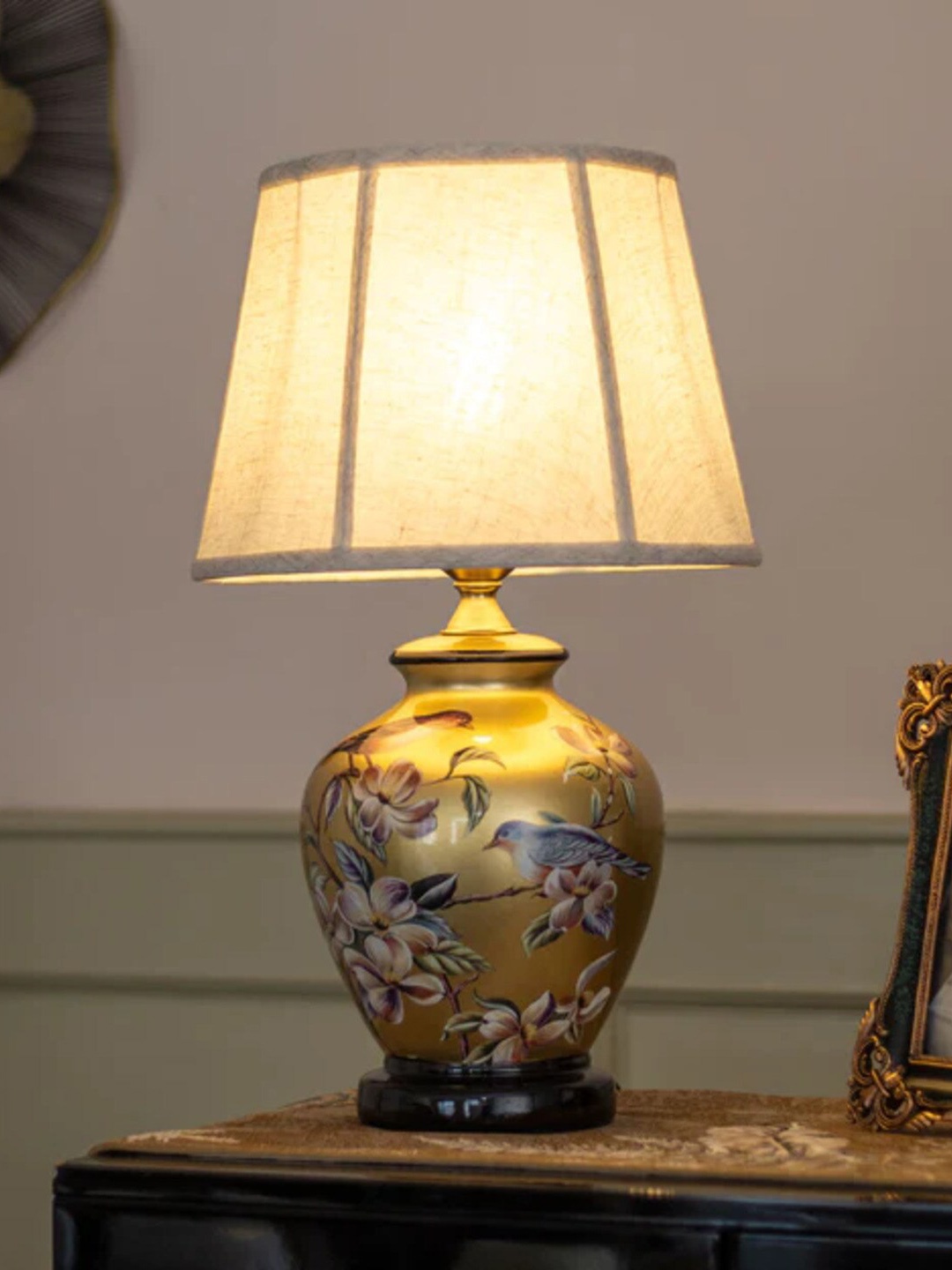

THEDECORKART Off White & Gold Toned Textured Frustum Table Lamps