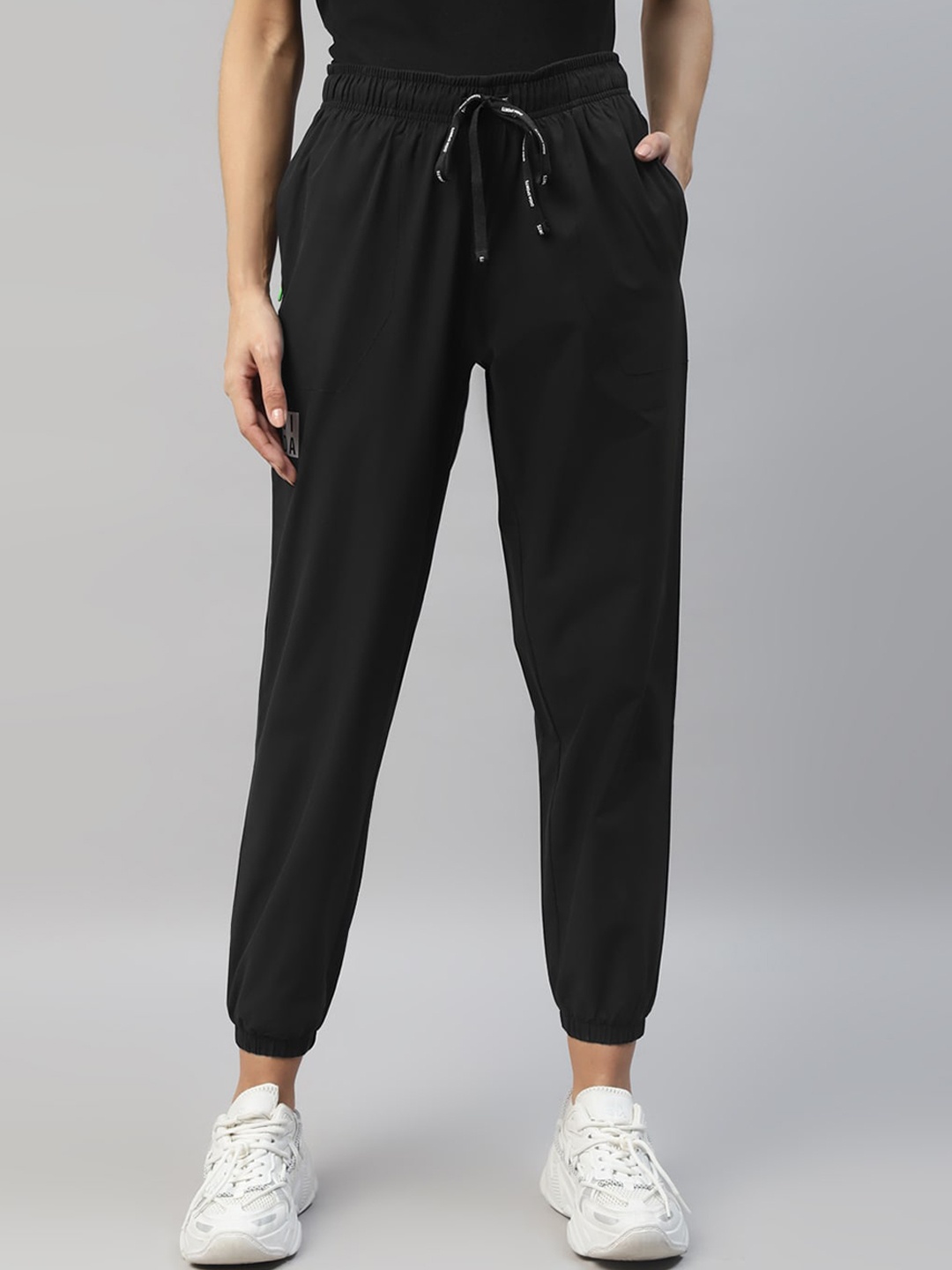 

DIDA Women Breathable Comfort Fit Joggers, Black