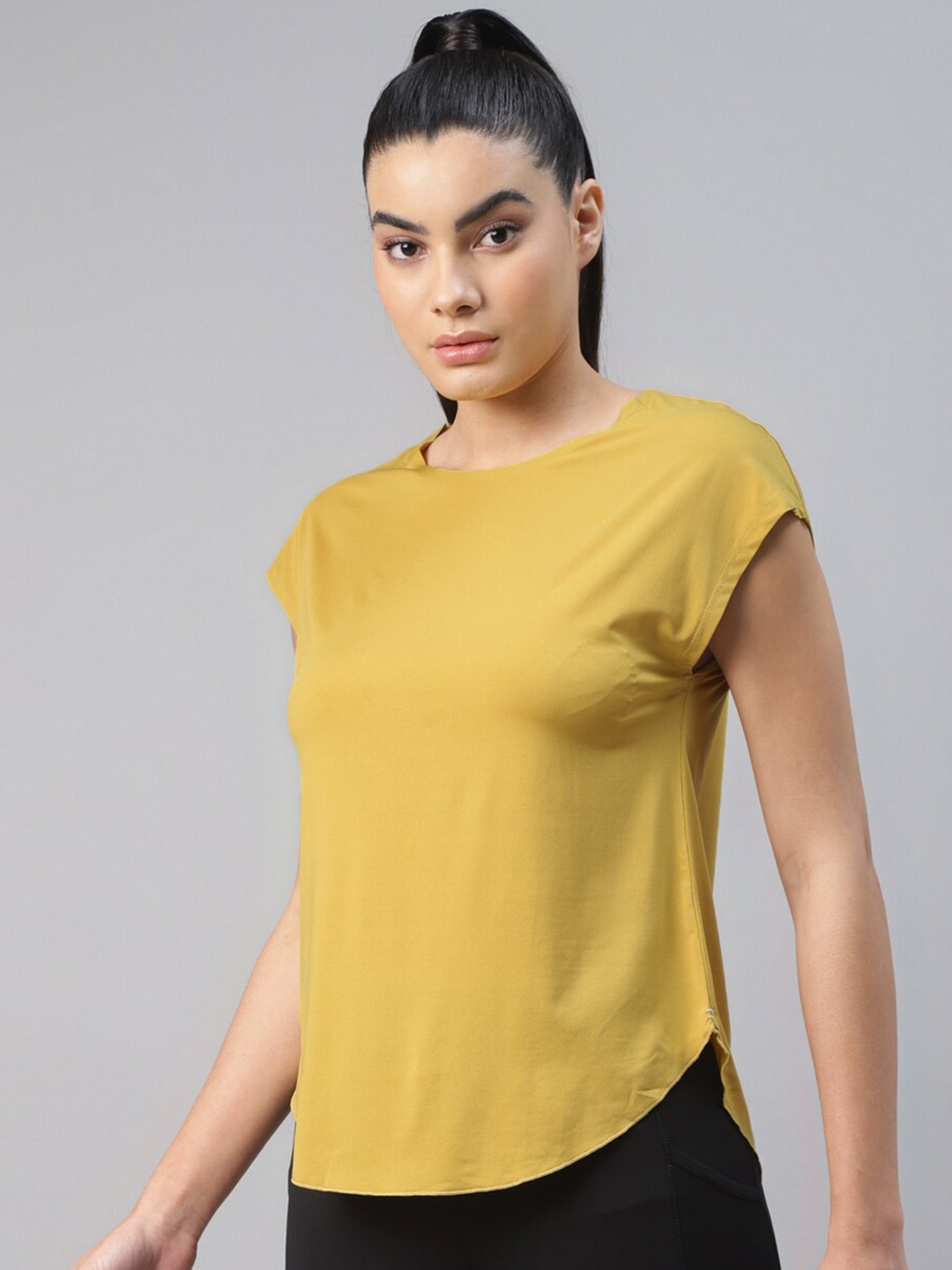 

DIDA Round Neck Extended Sleeves T-shirt, Yellow