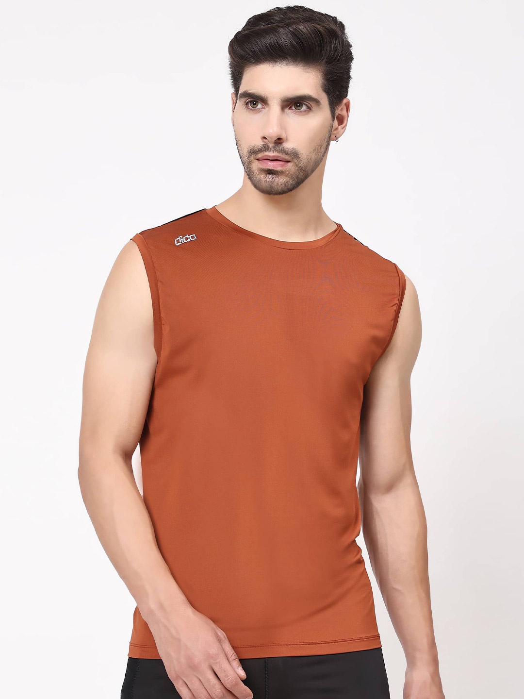 

DIDA Round Neck Sleeveless T-shirt, Rust