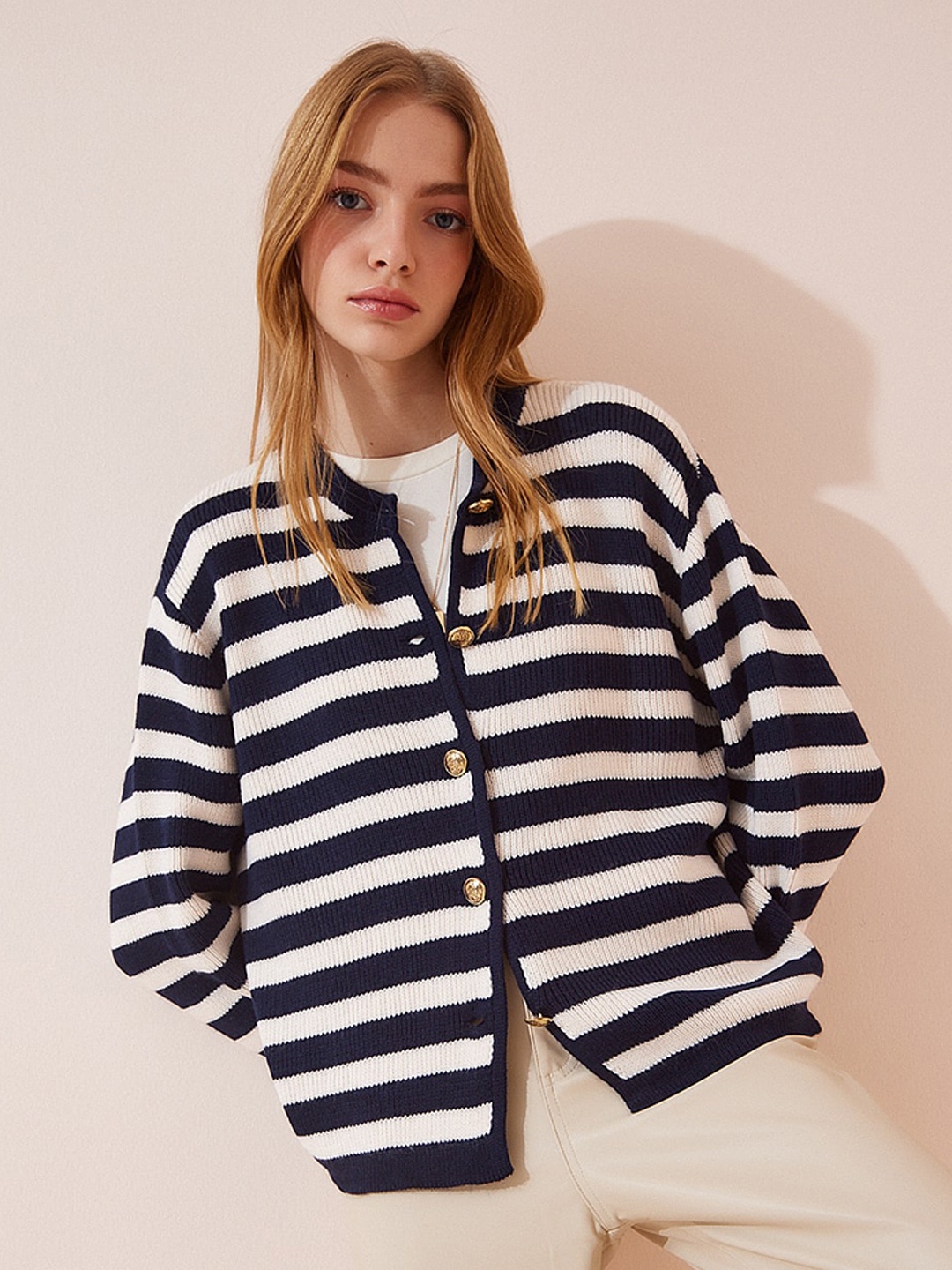 

Happiness istanbul Striped Round Neck Acrylic Cardigan Sweater, White