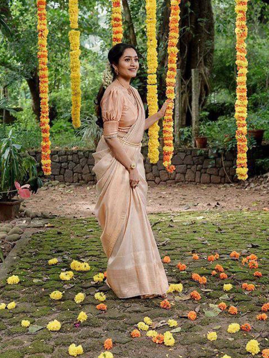 

Areca Designer Woven Design Zari Banarasi Saree, Cream