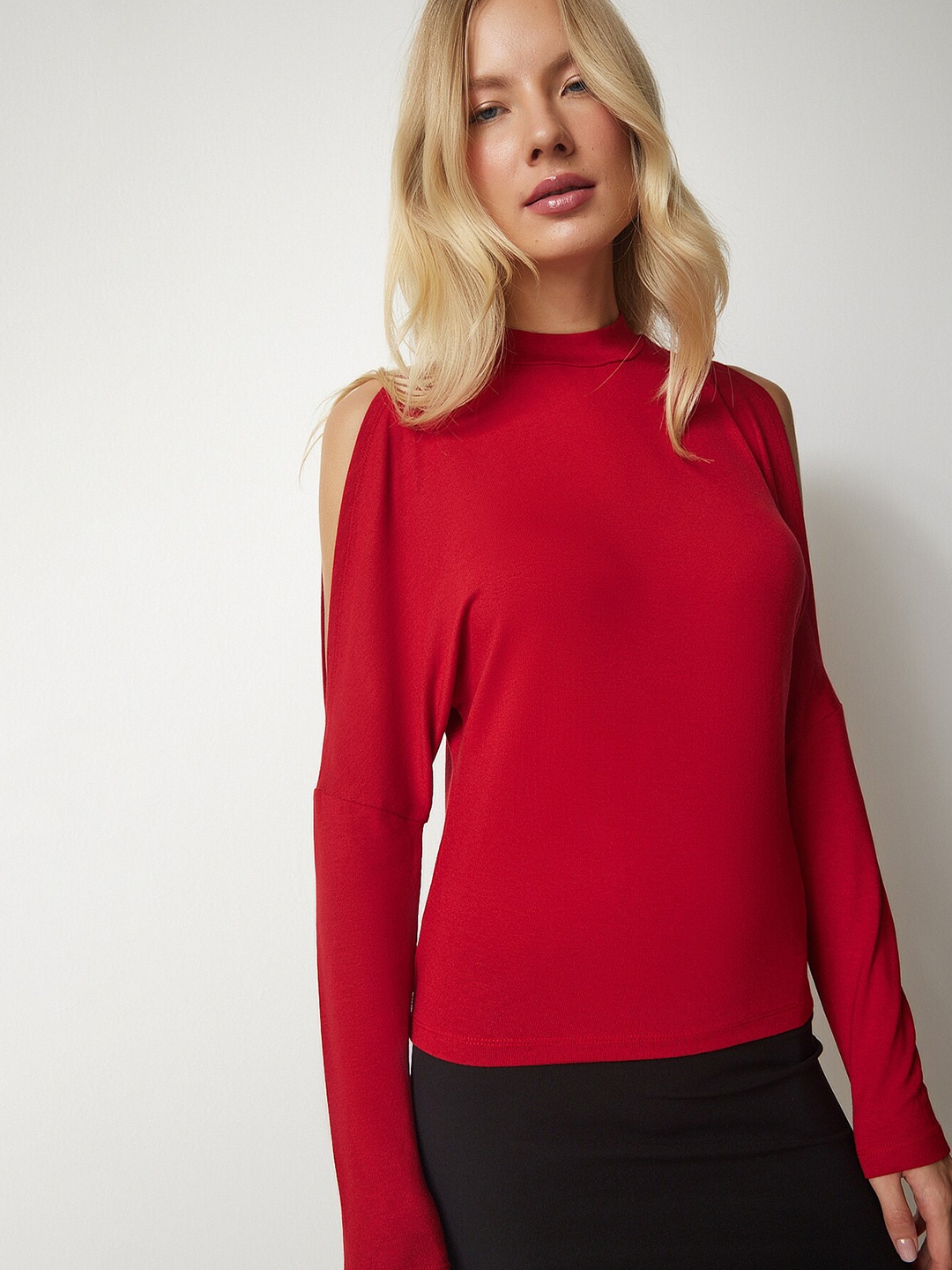 

Happiness istanbul Cold-Shoulder Top, Red