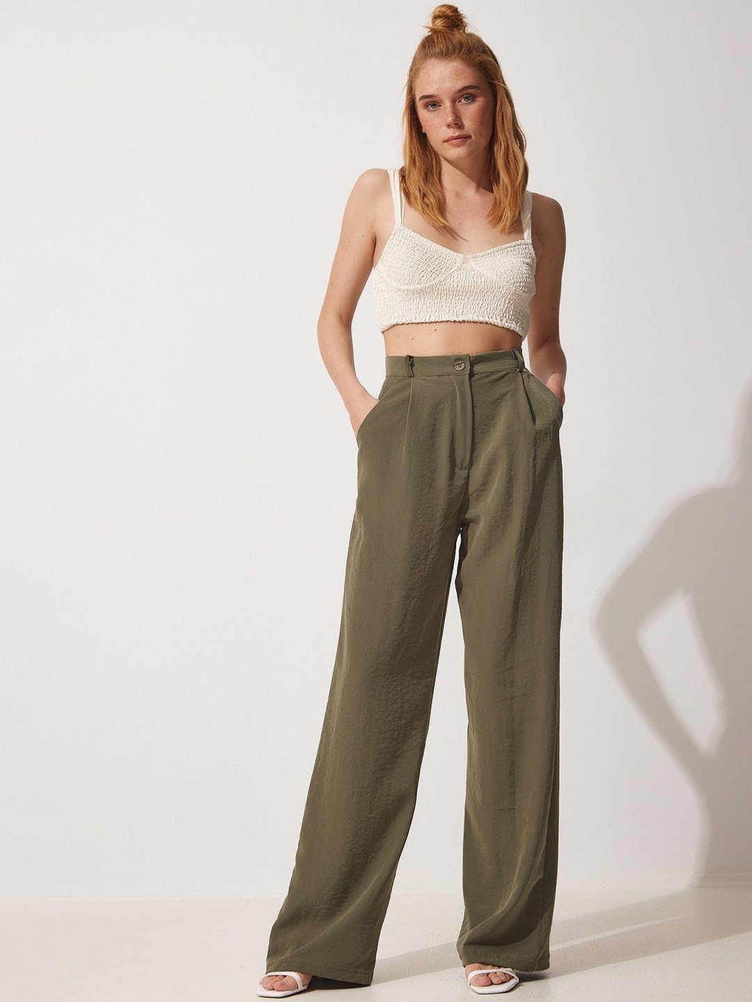 

Happiness istanbul Women Mid-Rise Plain Parallel Trousers, Khaki