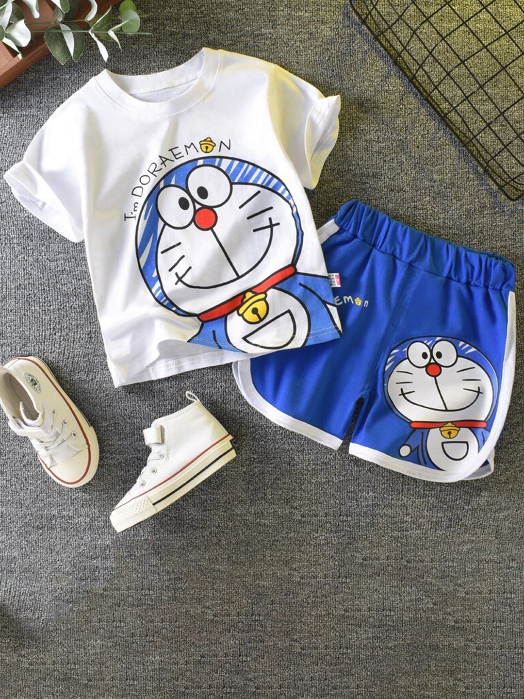 

Googo Gaaga Boys Doraemon Printed T-shirt with Shorts, White