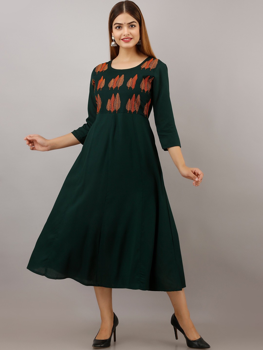 

BAIRAJ Floral Embroidered Anarkali Kurta, Green