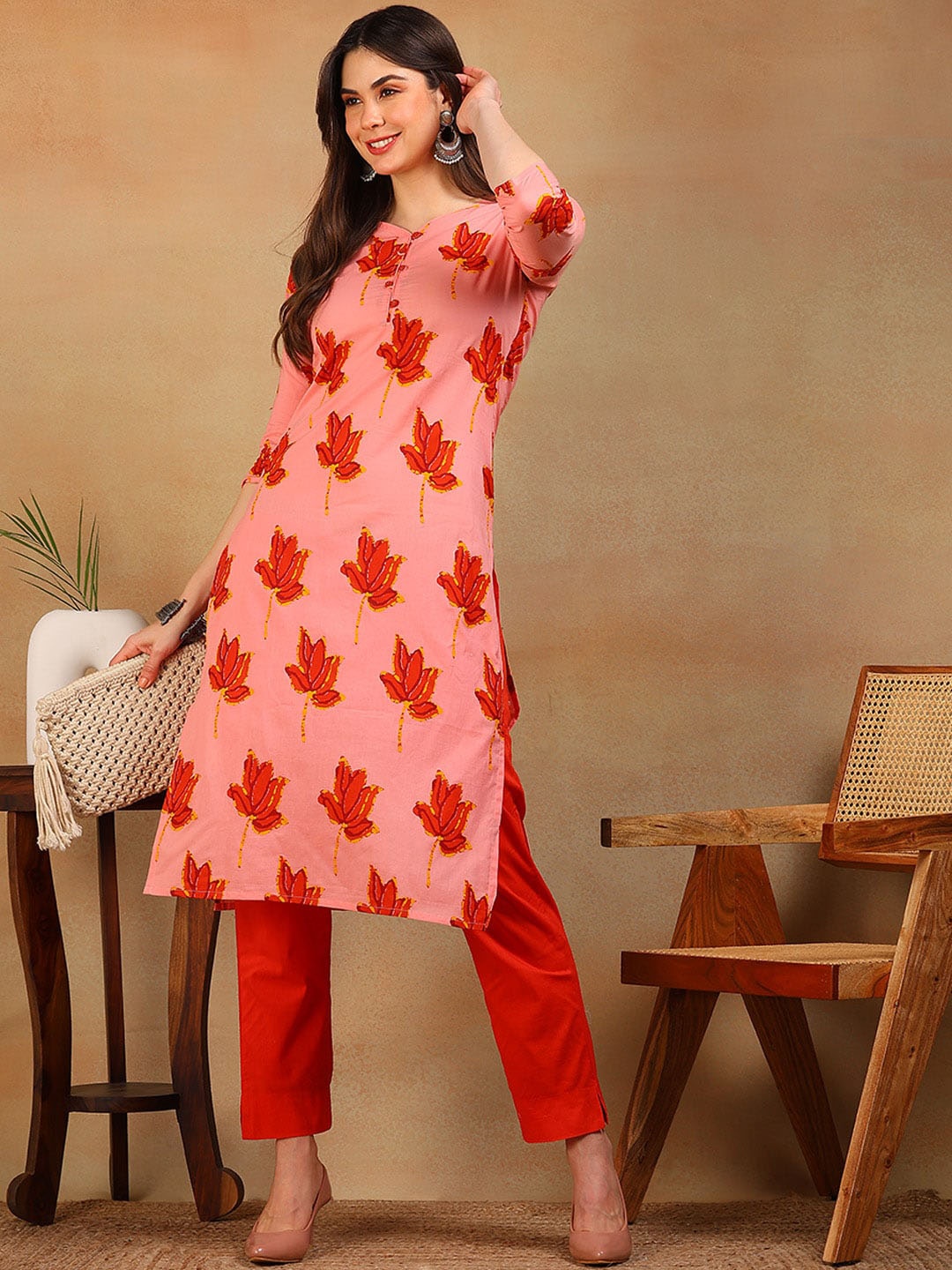 

AHIKA Ethnic Motifs Printed Straight Cotton Kurta, Peach