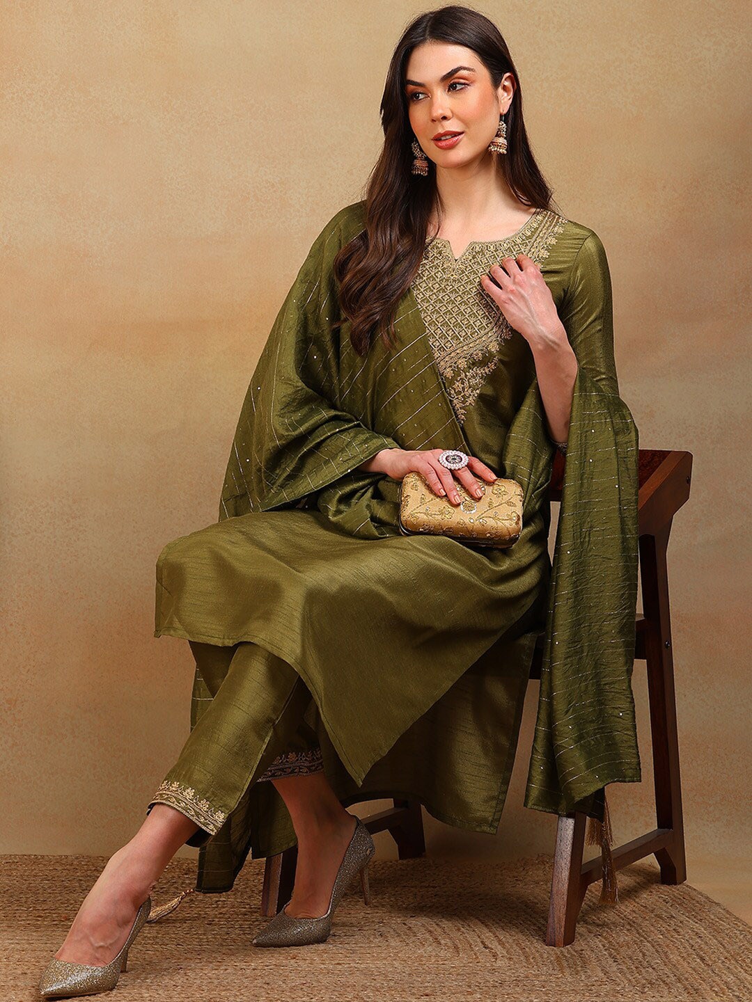 

AHIKA Floral Yoke Design Regular Thread Work Kurta With Trousers & Dupatta, Olive