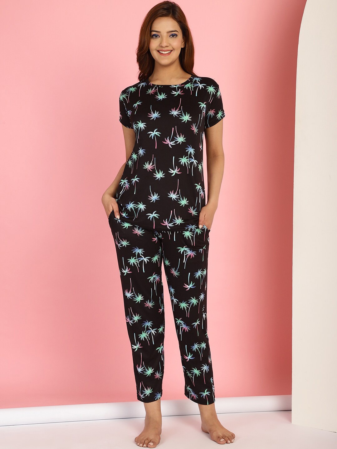 

GRACIT Tropical Printed Cotton Night Suit, Black