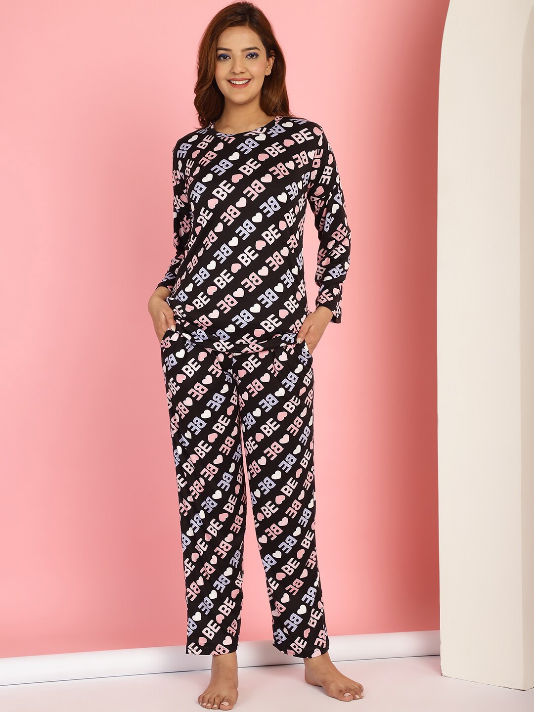 

GRACIT Typography Printed Cotton Night Suit, Black