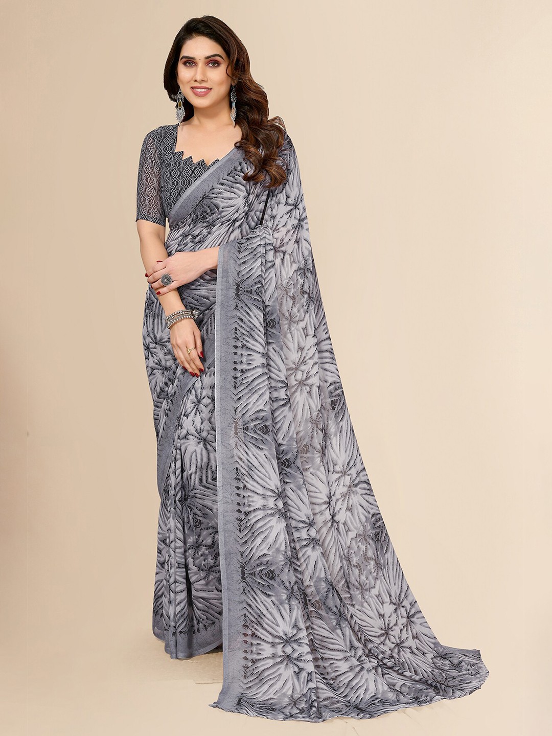 

Moda Rapido Floral Printed Saree, Grey
