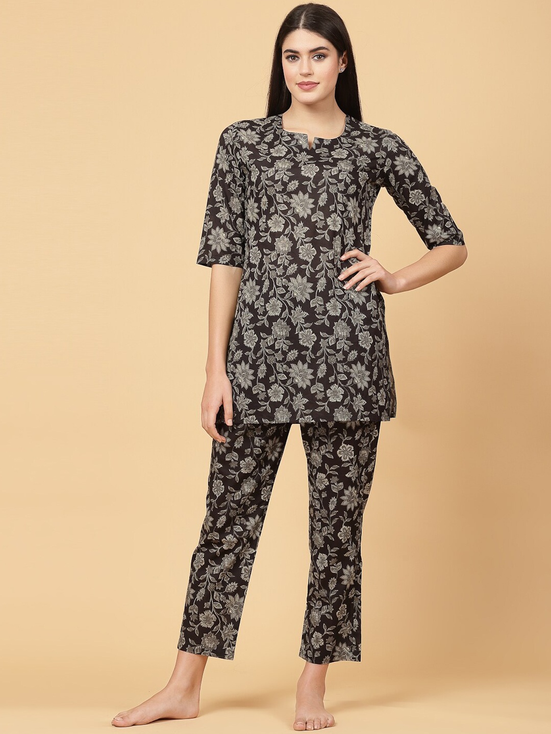 

Pistaa Floral Printed Pure Cotton Night suit, Black