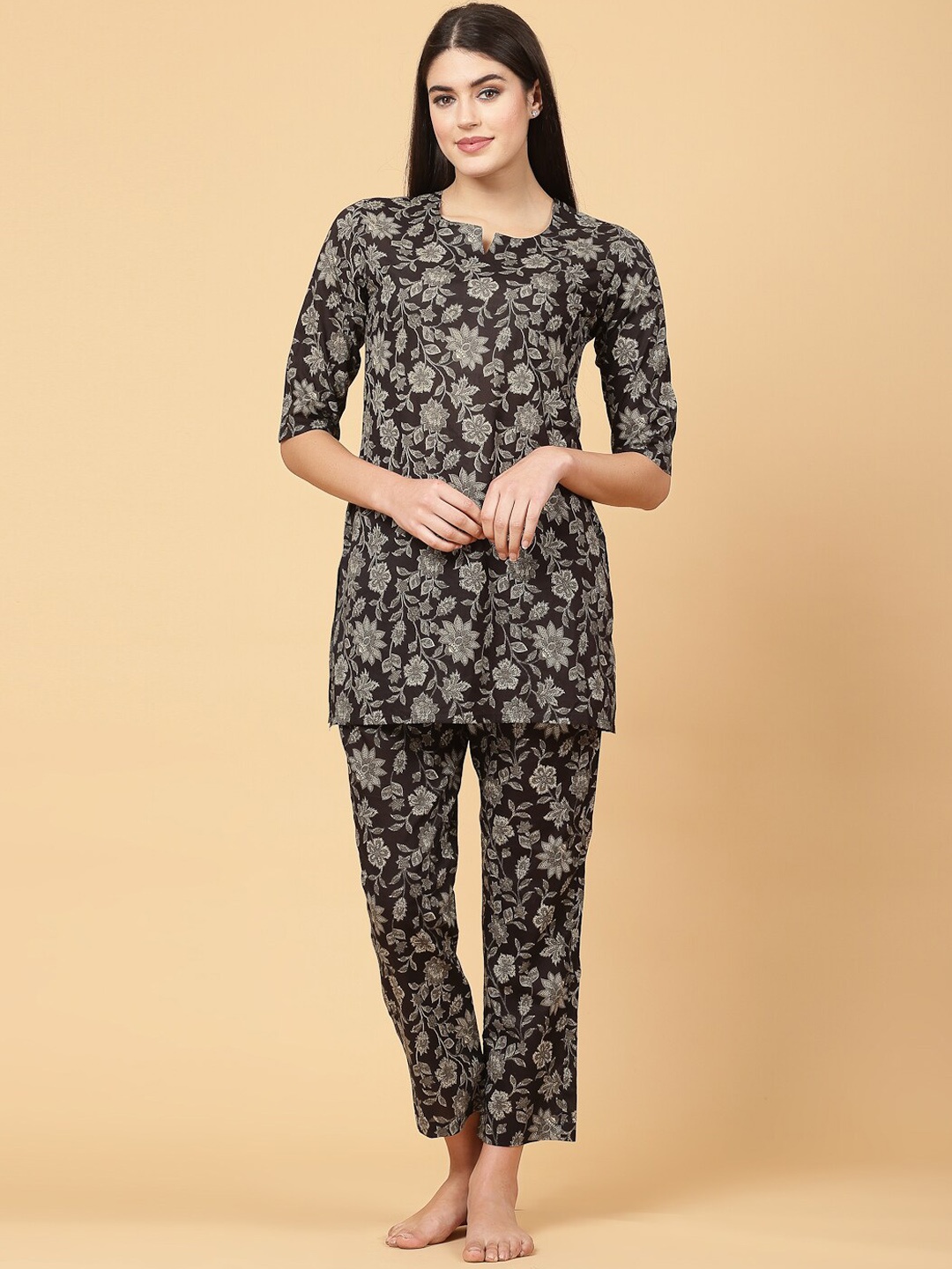 

Pistaa Floral Printed Pure Cotton Night suit, Black