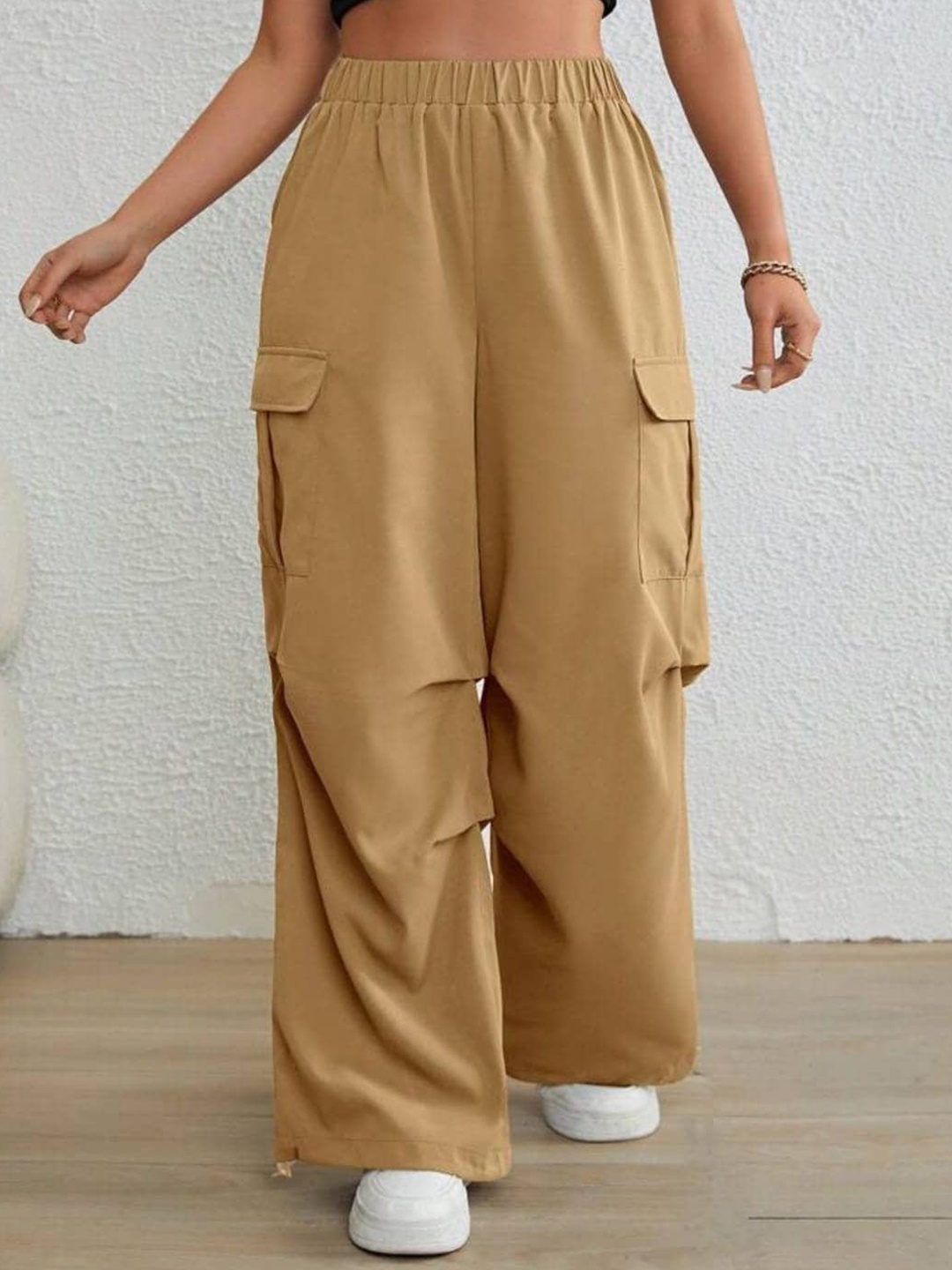 

BROADSTAR Women Baggy Fit Parachute Trousers, Beige