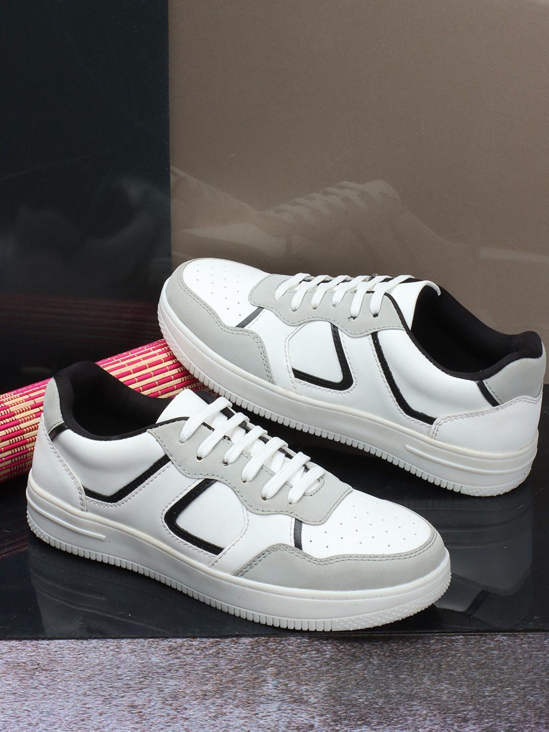 

The Roadster Lifestyle Co. Women White Colourblocked Lace-Up Sneakers