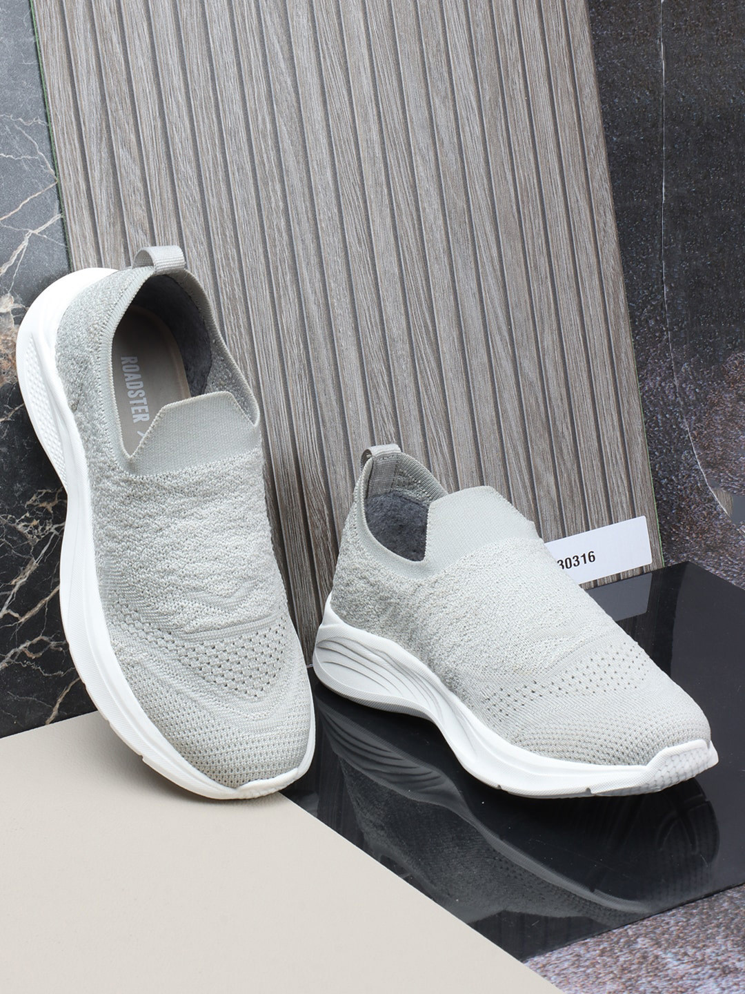 

The Roadster Lifestyle Co. Women Grey Textured Slip-On Sneakers