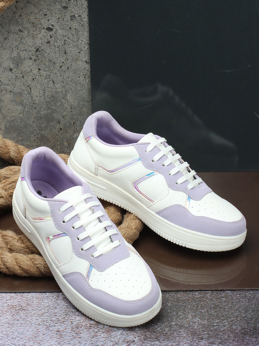 

The Roadster Lifestyle Co. Women White Colourblocked Lace-Up Sneakers