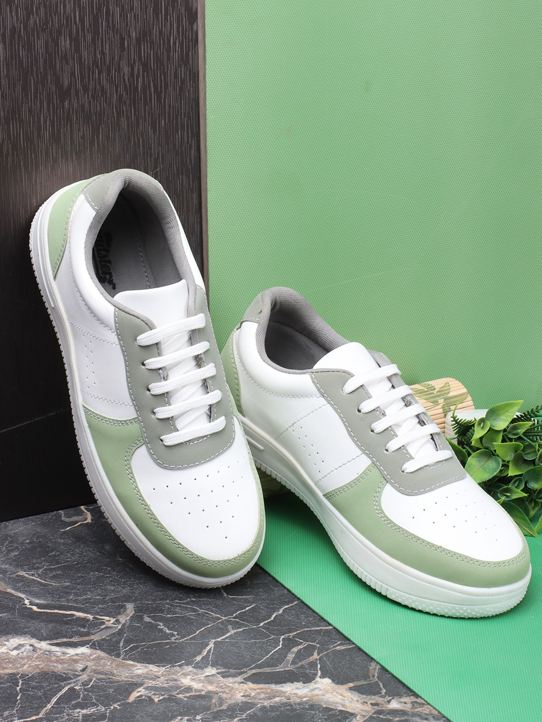 

The Roadster Lifestyle Co. Women White Colourblocked Lace-Up Sneakers