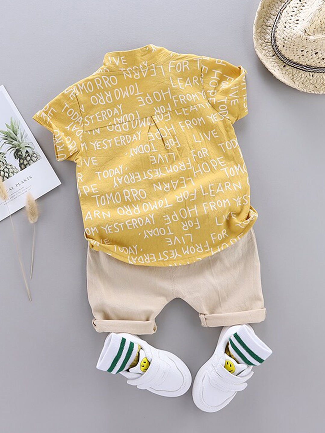 

StyleCast Infant Boys Printed Shirt with Shorts, Yellow