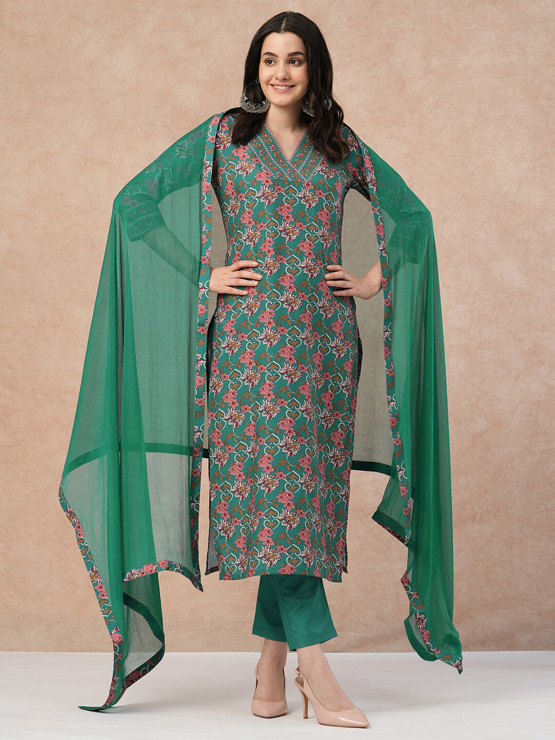 

KALINI Floral Printed V-Neck Straight Kurta & Trouser With Dupatta, Green