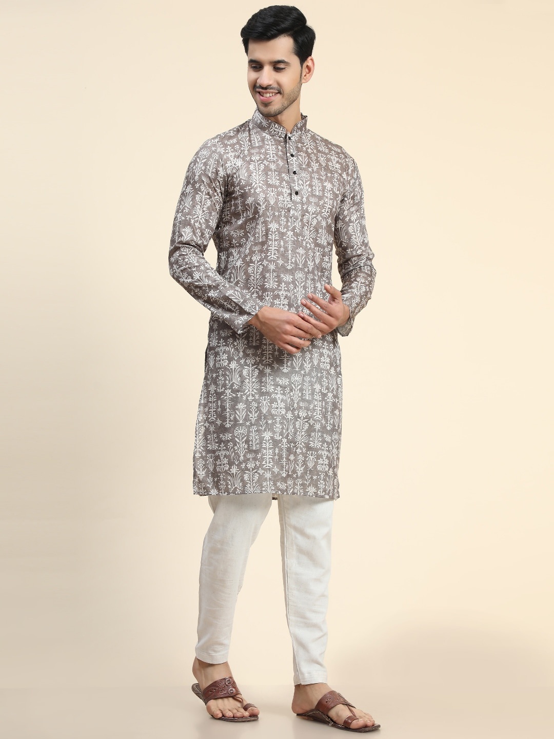 

PERFECTBLUE Men Thread Work Anarkali Kurta, Grey