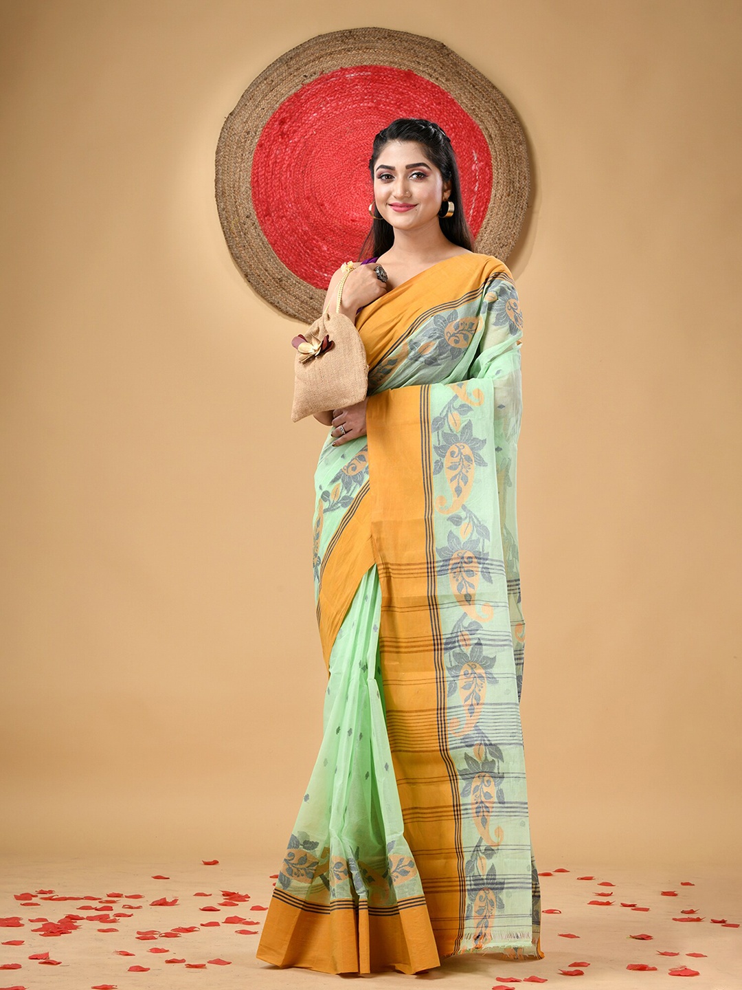 

DESH BIDESH Paisley Pure Cotton Taant Saree, Green