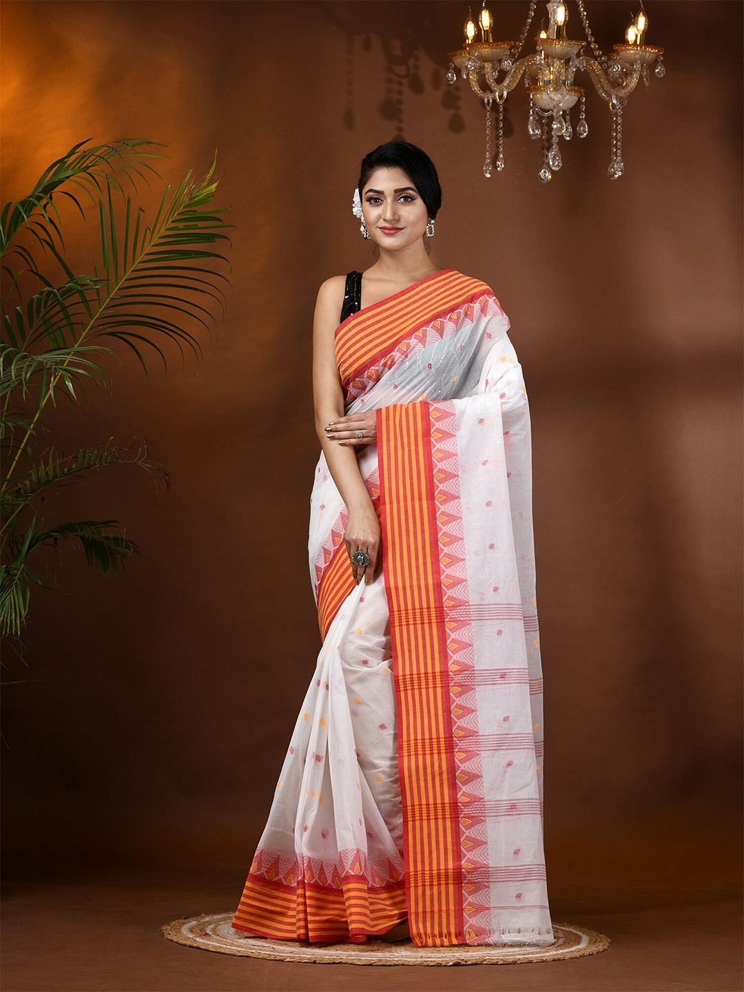 

DESH BIDESH Floral Pure Cotton Taant Saree, White