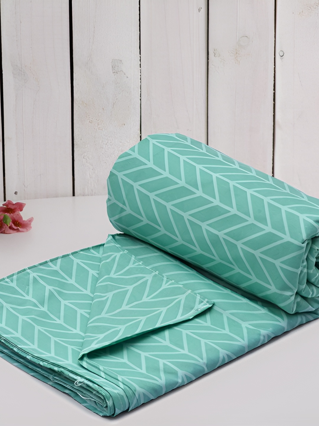 

RRC Green & White Geometric Printed Duvet Cover